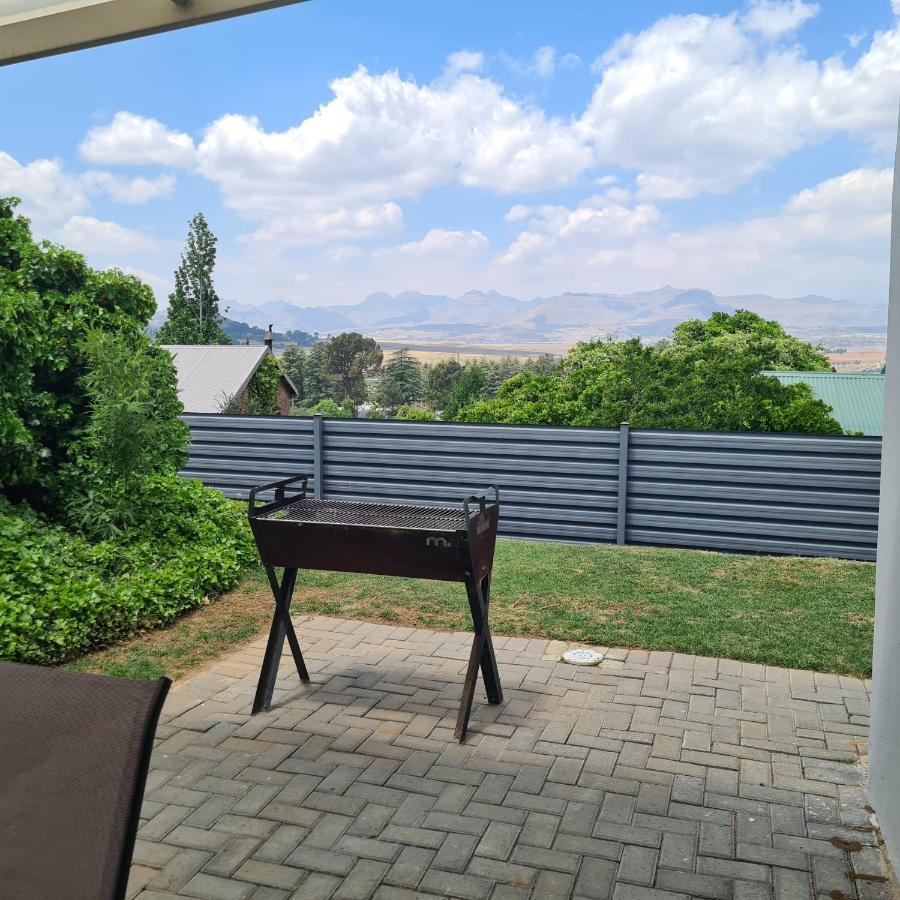 Апартаменти Clarens Escape Екстер'єр фото